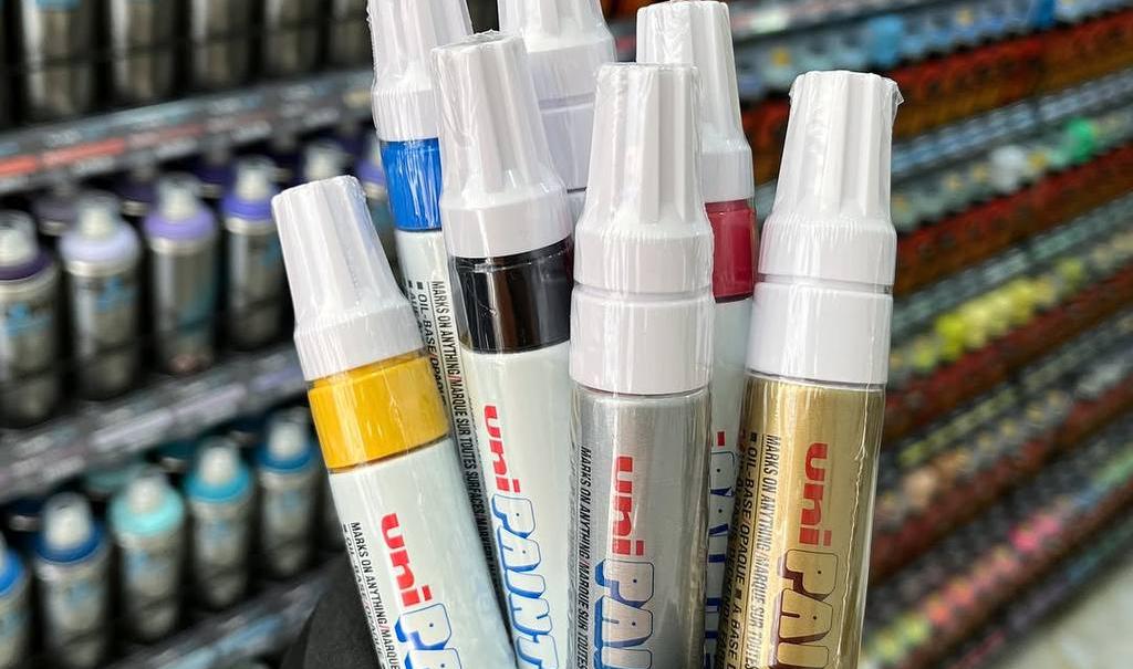 Дарим топовые маркеры UNI PAINT