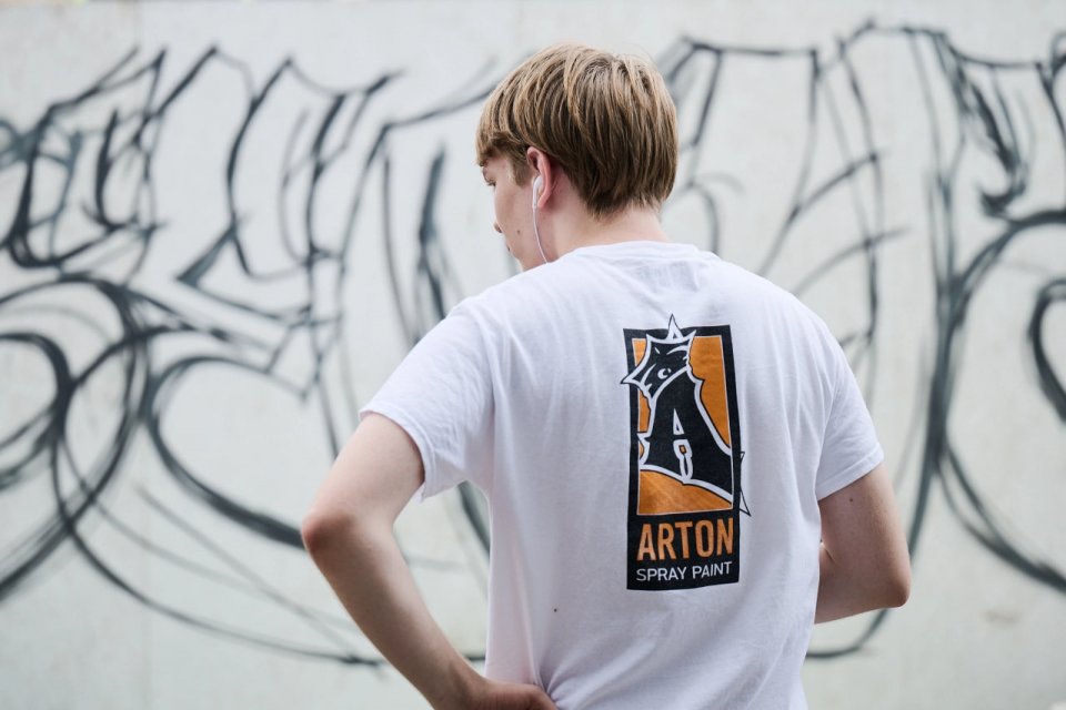 Поставка футболок Arton 