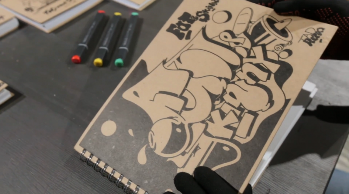 Смотрите видеообзор скетчбуков Fat&Skinny Artist Edition на Graffitimarket.ru