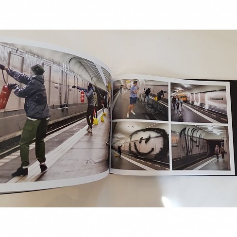 Книга One Week With 1UP