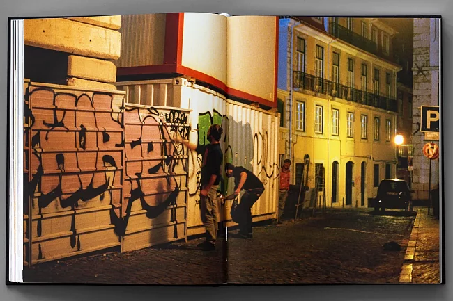 Книга Crack and Shine