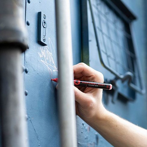 Маркер перманентный Molotow Permanent Paint 120PP 2 мм