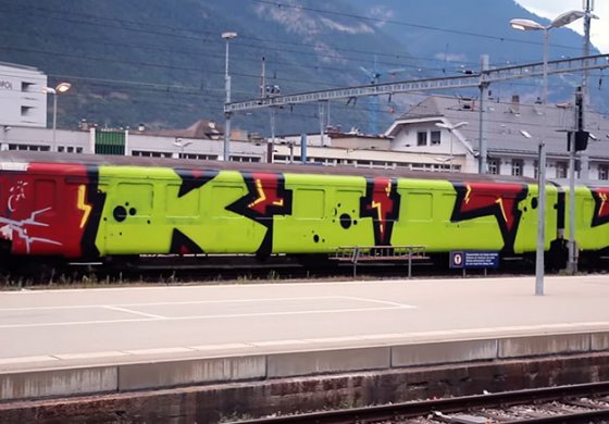 KCBR - LIVE LIFE LIKE GIRLS